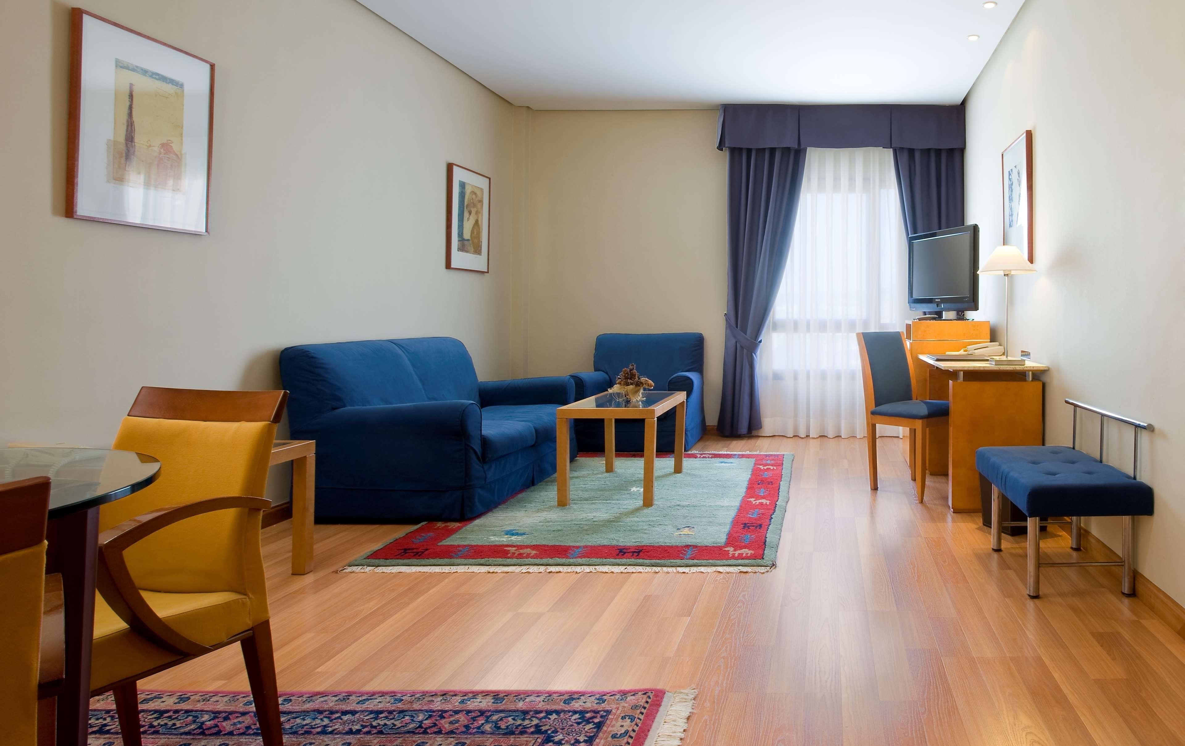 Nh Ciudad De Cuenca Otel Cuenca  Dış mekan fotoğraf