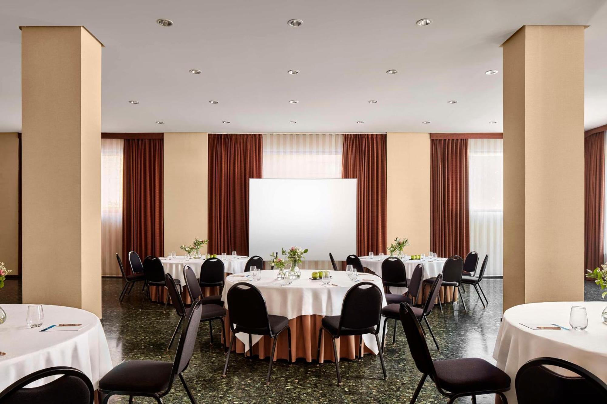 Nh Ciudad De Cuenca Otel Cuenca  Dış mekan fotoğraf