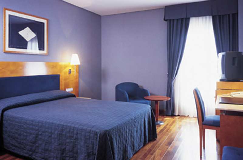 Nh Ciudad De Cuenca Otel Cuenca  Oda fotoğraf