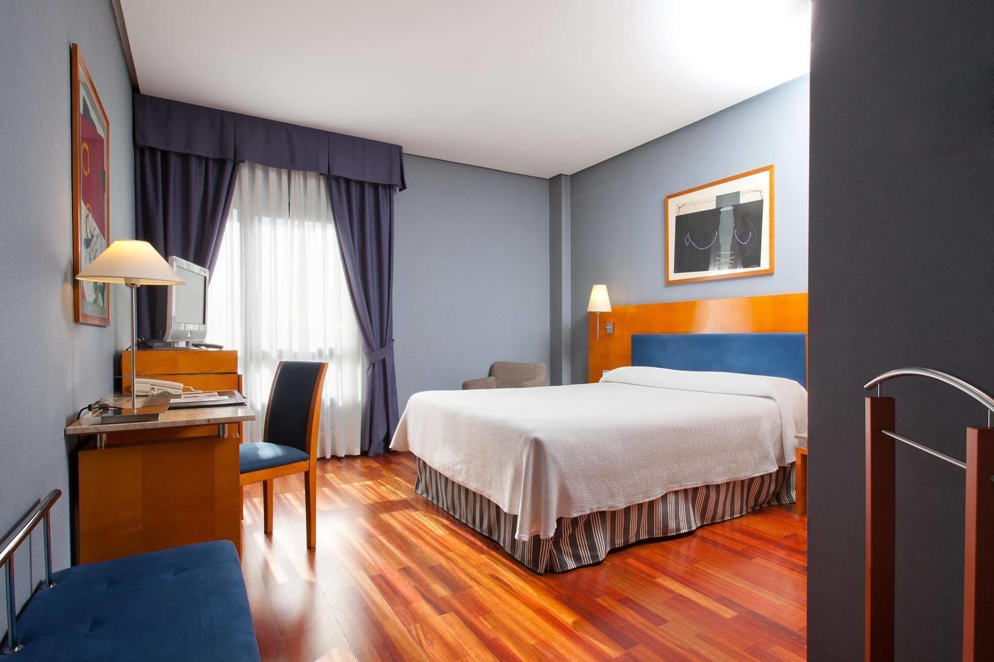 Nh Ciudad De Cuenca Otel Cuenca  Dış mekan fotoğraf